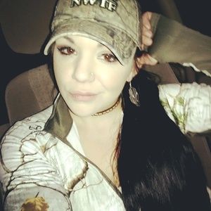 Meet your Posher, Courtnay